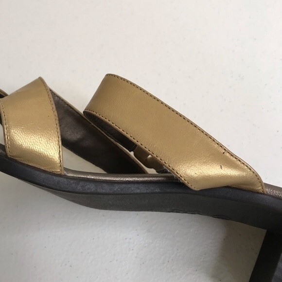 Unisa Gold Three Strap Block Heel Leather Sandal Women Size 8 Made in Brazil - Picture 11 of 16